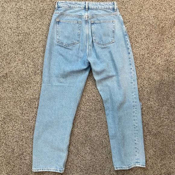 H&M distressed mom jeans - Picture 3 of 4